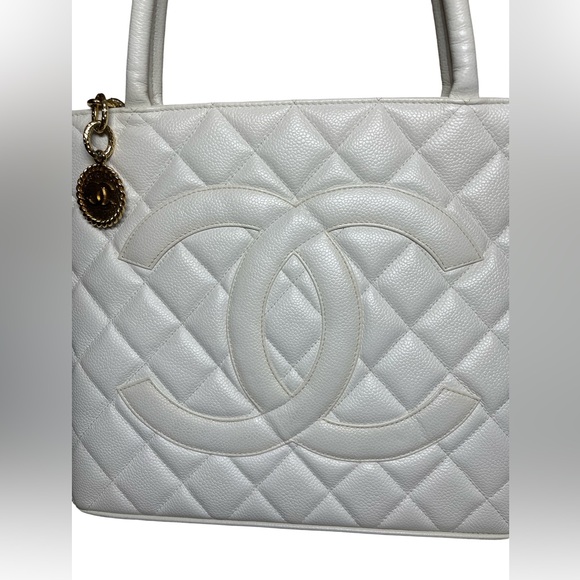 CHANEL Caviar Quilted Medallion Tote White - Picture 13 of 15